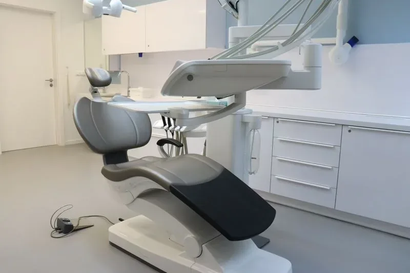 Stomatologické křeslo v ordinaci Prague Healthcare